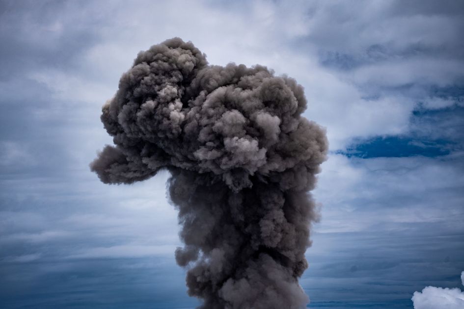 Naranjito y Alausí registran caída de ceniza por erupción del volcán Sangay