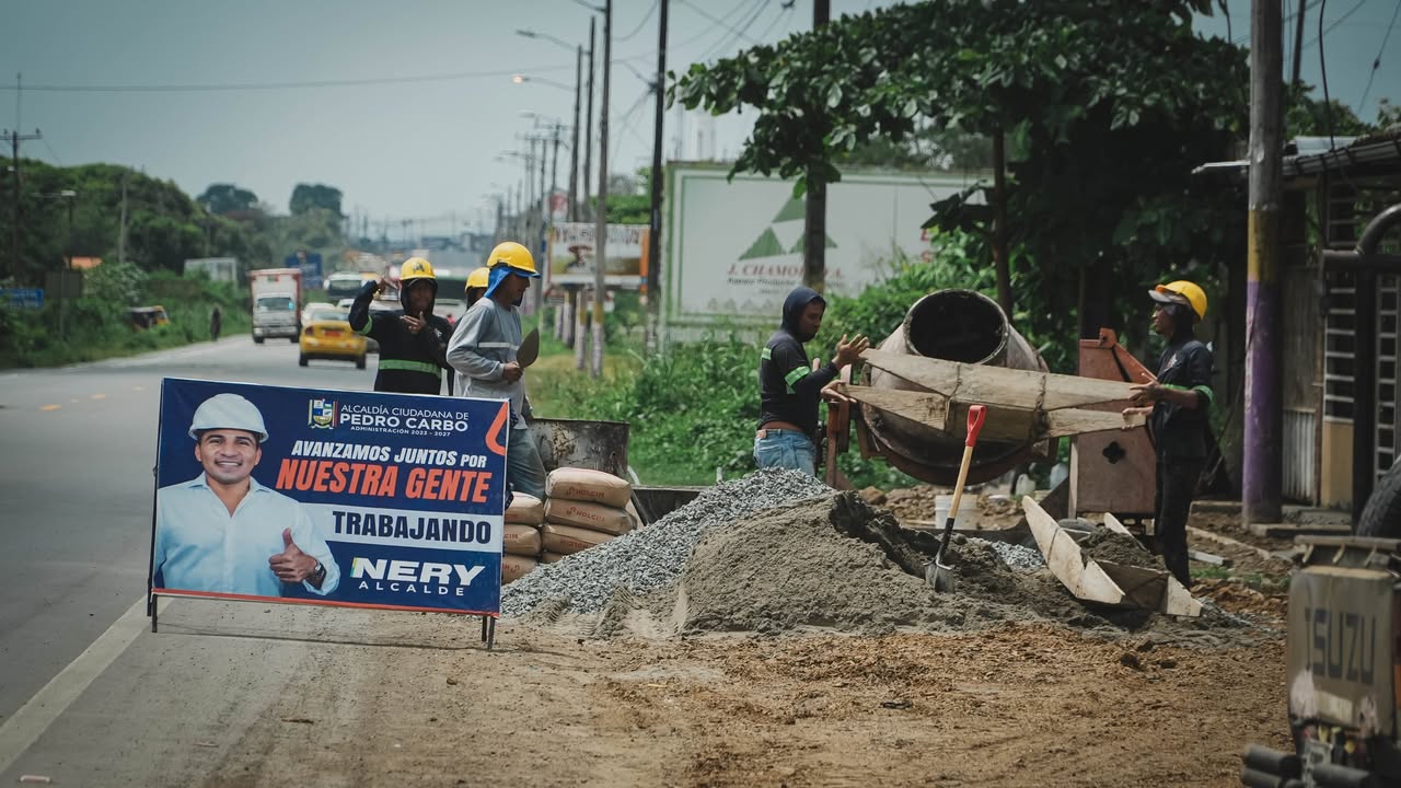 Pedro Carbo: Avanza construcción del alcantarillado en Brisas del Río