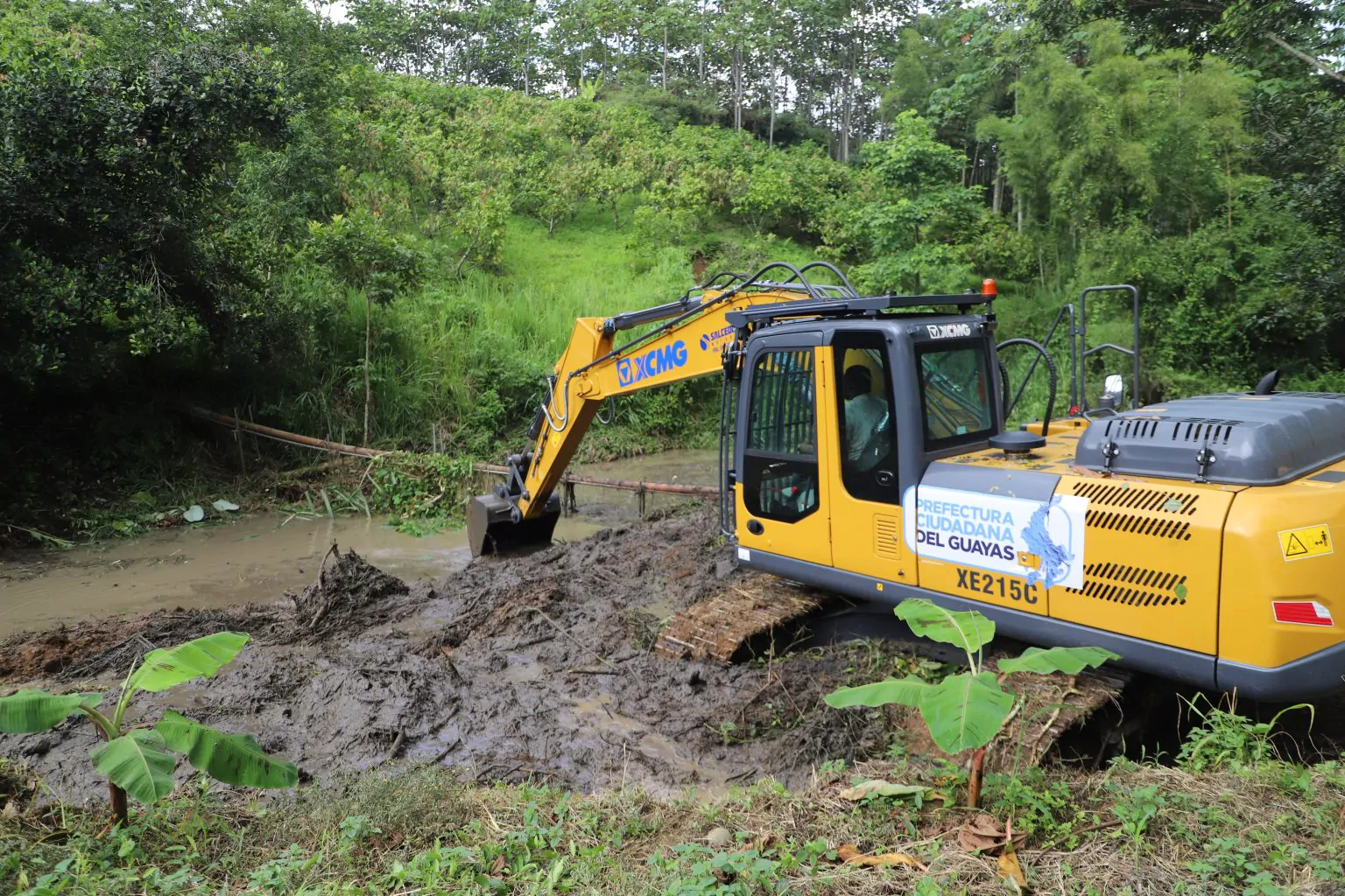 Pedro Carbo: Prefectura del Guayas atiende emergencias por lluvias en cantón