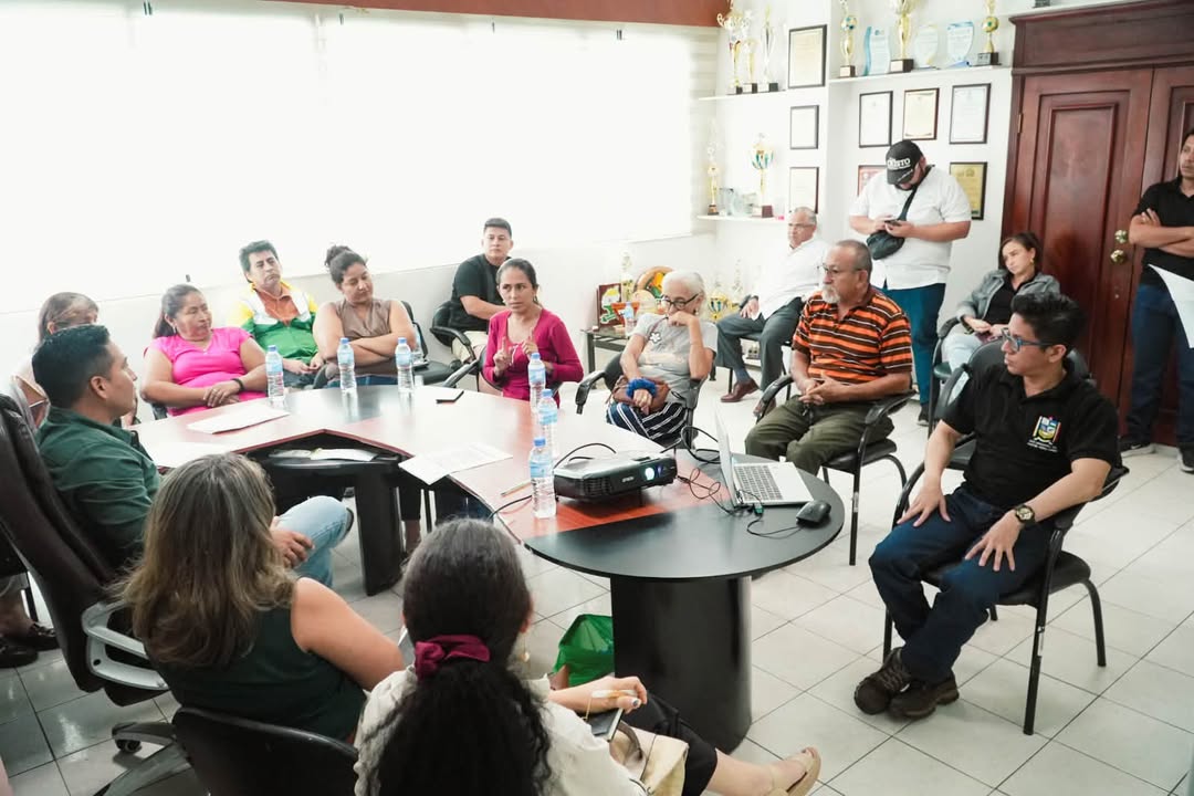 Alcalde Nery Jaramillo se reúne con el sector Durán para explicar avances y trabas del asfaltado