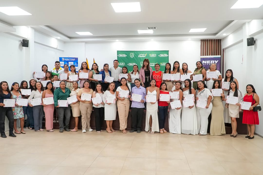 Emprendimiento local: Nuevos egresados de cosmetología impulsan economía en Pedro Carbo